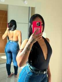 três corações.elegância presença e autenticidade definem experiência ao meu lado. sou uma mulher simpática naturalmente bonita educada e extremamente profissional qualidades que levo comigo em cada encontro.