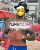 uber tatuado piroca grossa com local