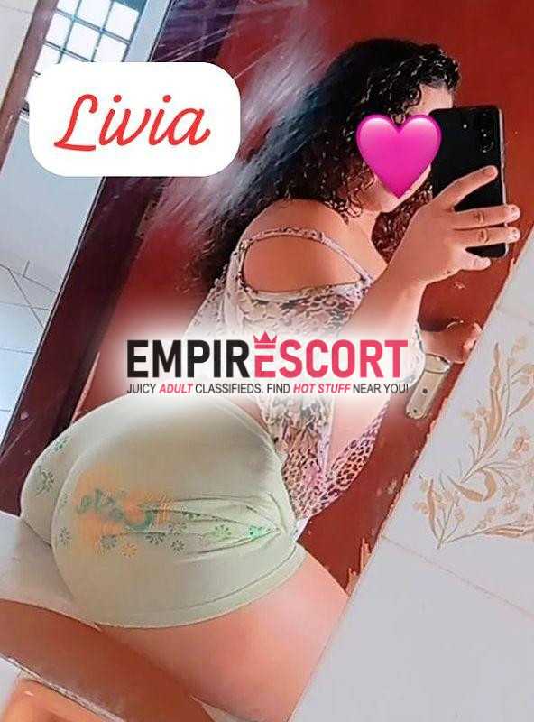 lívia baixinha gostosa que faz tudo e deixo socar forte❤️ 60 com local
