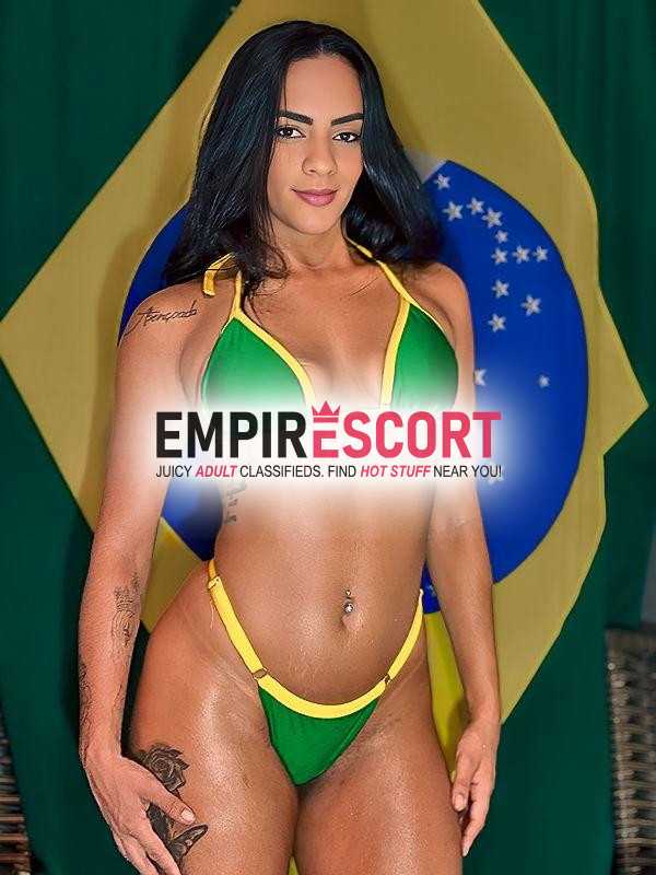 morena alta com curvas