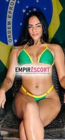 morena alta com curvas