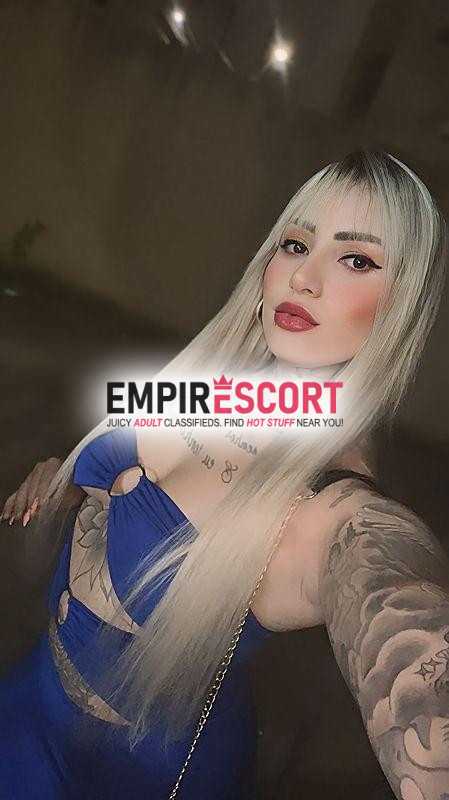 loira gostosa na cidade