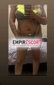 a baixinha com um boquete extremamente gostoso entre todo o conjunto pra te dar prazer