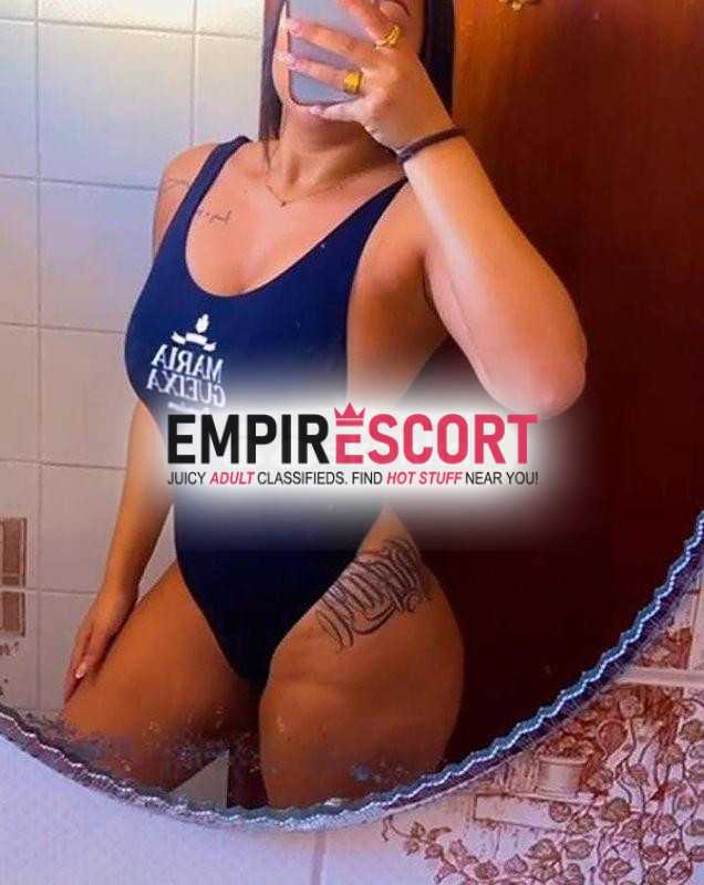 luna dos seios fartos e apetitosos