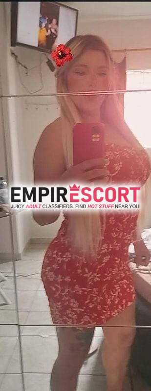 adriana mello loira com silicone e bunda grande