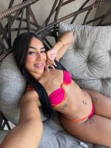 saquarema.acompanhante premium com corpo todo natural cabelos castanhos longos e uma presença envolvente elegante e discreta. recém chegada do sul ofereço um atendimento com muito carinho sensualidade e absoluto sigilo. ideal para homens exigentes que apreciam uma companhia de alto nível.