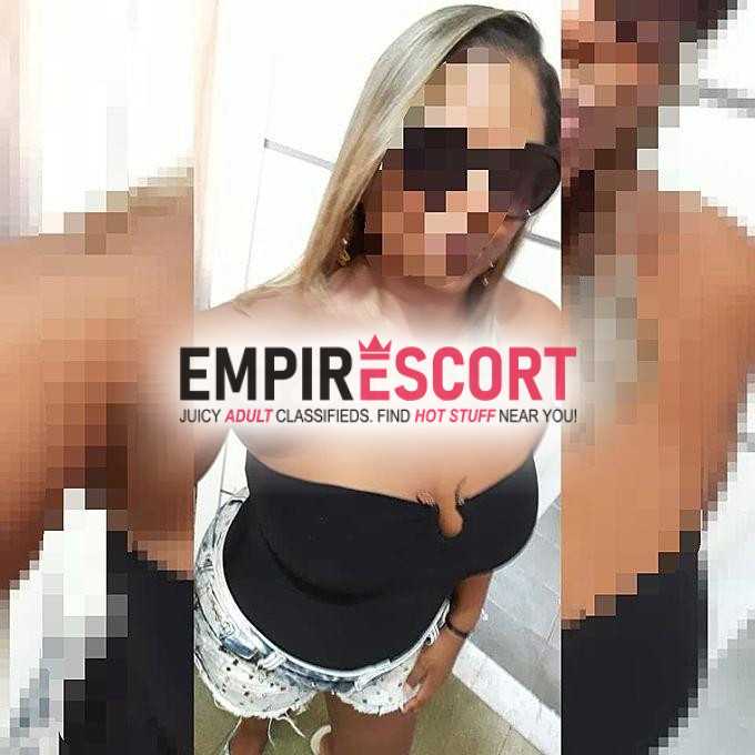 uma morena deliciosa pronta pra deixar você vontade