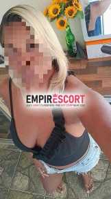 uma morena deliciosa pronta pra deixar você vontade