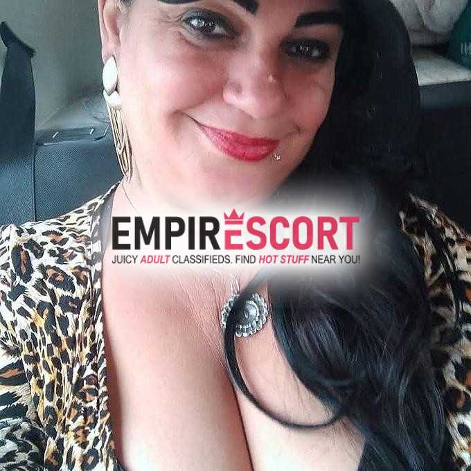 coroa carinhosa experiente dominadora atendo homens e mulheres e casais com local 24h