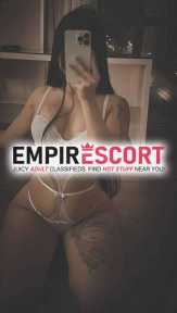 morena tatuada