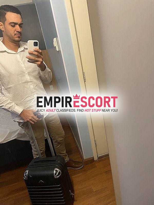 garoto executivo só pra casais liberais