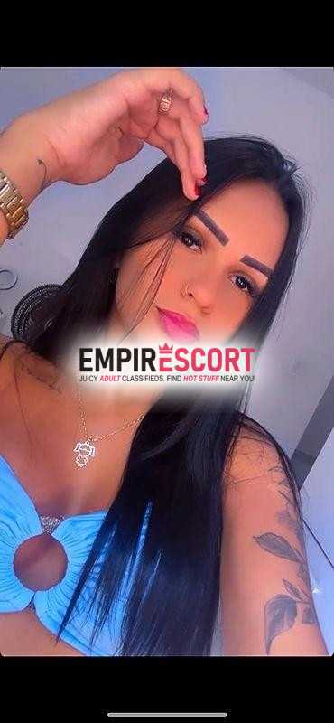 venha ser divertir com essa morena dos seus sonhos