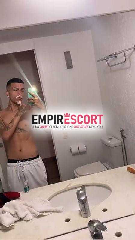 novinho pirocudo de fora 🔥