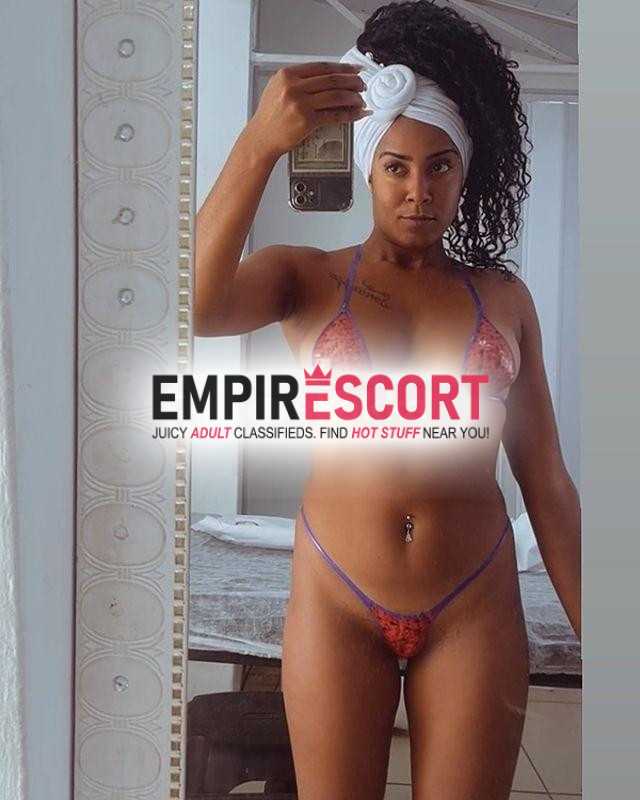 morena gostosa com o melhor oral. esperando pelo seu leitinho