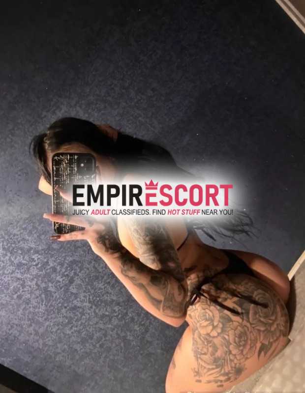 sou morena acabei de chegar na cidade sou simpática carinhosa e adoro boas companhia gosto de conversar cria conexões e fazer se sentir á vontade momento leves discretos e especiais