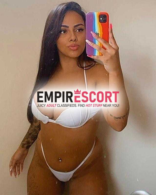 morena gostosa com local