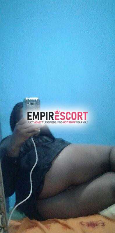 preta greluda com local