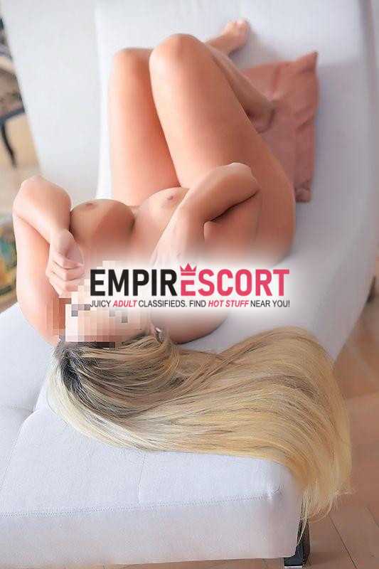 uma mulher sem frescura bem safadinha loira toda natural