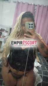 loira tatuada furacão