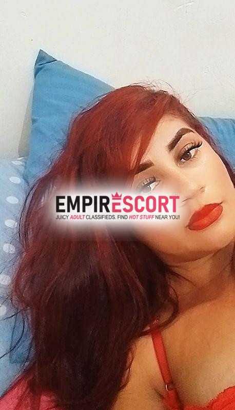 ruiva quente pele macia e belas curvas para você se deliciar