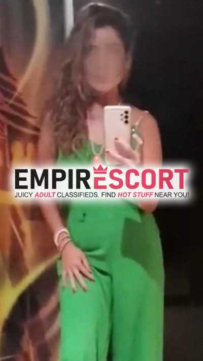 melissa cortez sua namorada loira e travessa aguarda sua presença.