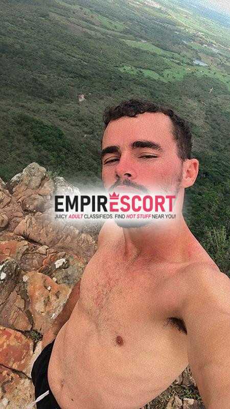 um branquinho azedo por sexo 
curto ser tudo faço qualquer fetiche