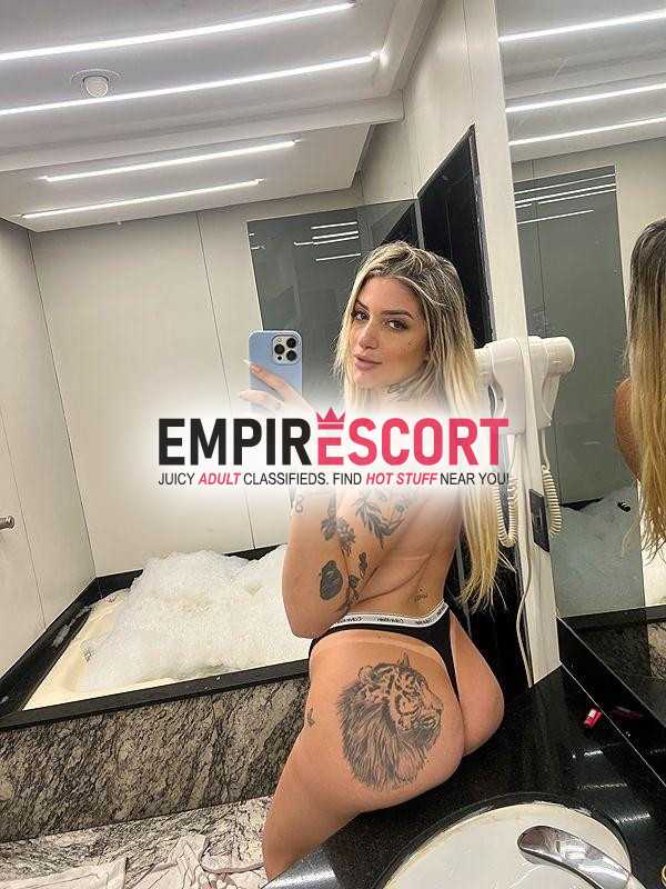 novinha gostosa com local