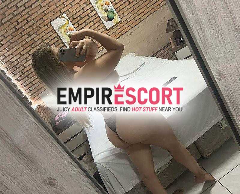 loira carinhosa