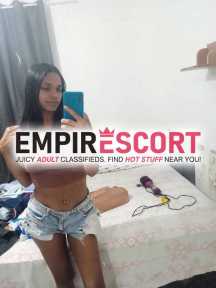 morena tatuada imperdível