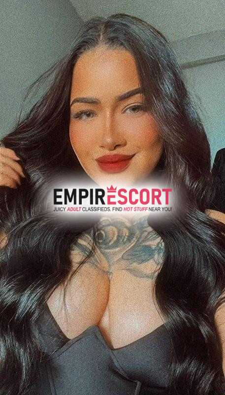 rainha do anal baixinha cheirosa e tatuada