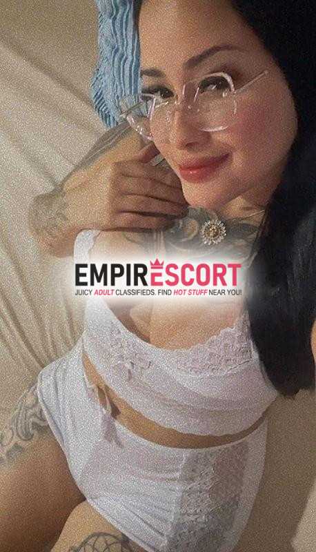 rainha do anal baixinha cheirosa e tatuada