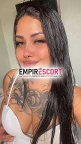 rainha do anal baixinha cheirosa e tatuada