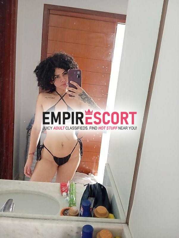 disponível com local✨