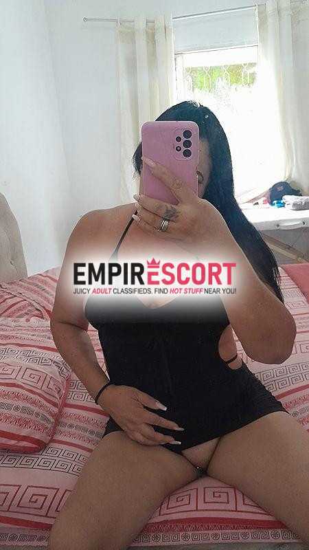 soraya coroa 👑 safada 
vem meter gostoso comigo
oral guloso e babadinho