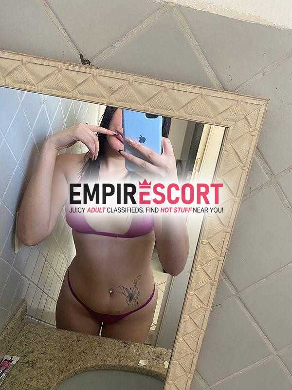 pamela novinha branquinha de 18 aninhos uma bebê safadinha que adora transar 🤤
