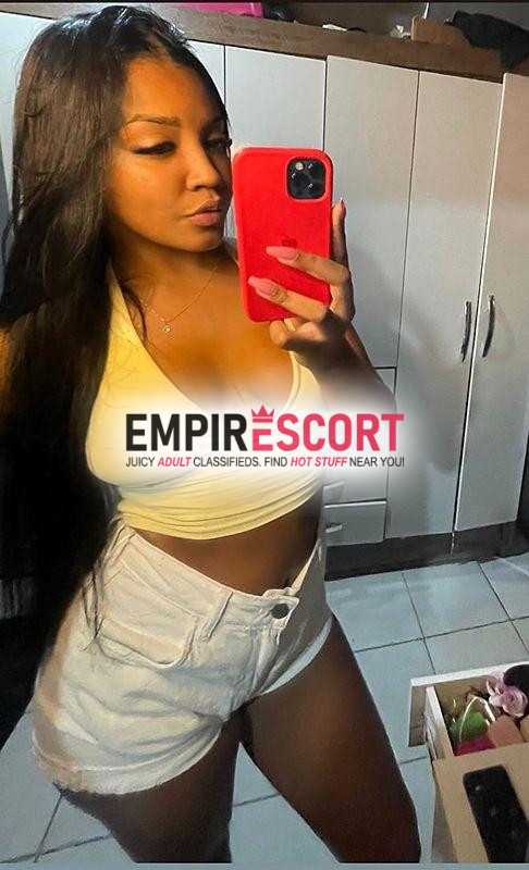 moreninha gostosa com um bumbum durrinho do oral babadinho