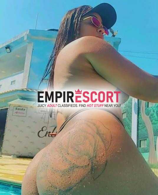 morena gostosa tatuada