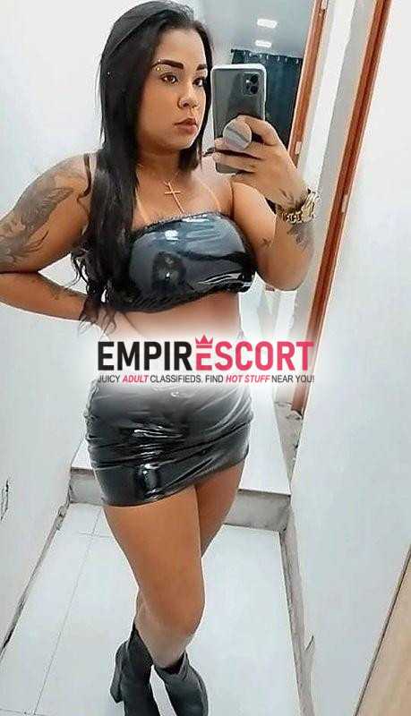 morena gostosa tatuada