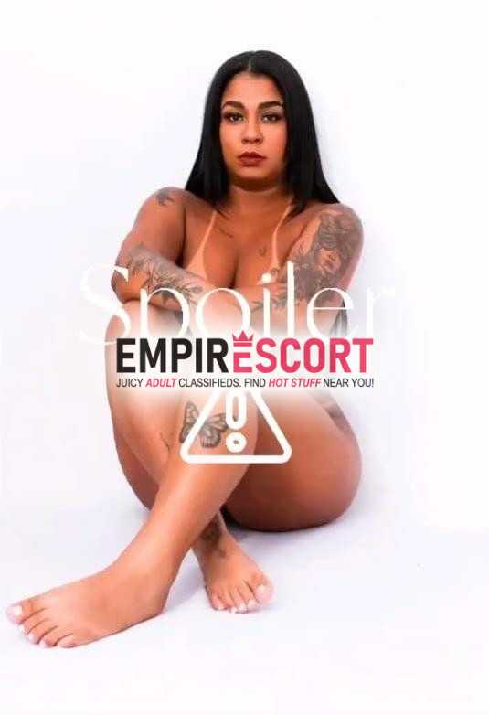 morena gostosa tatuada
