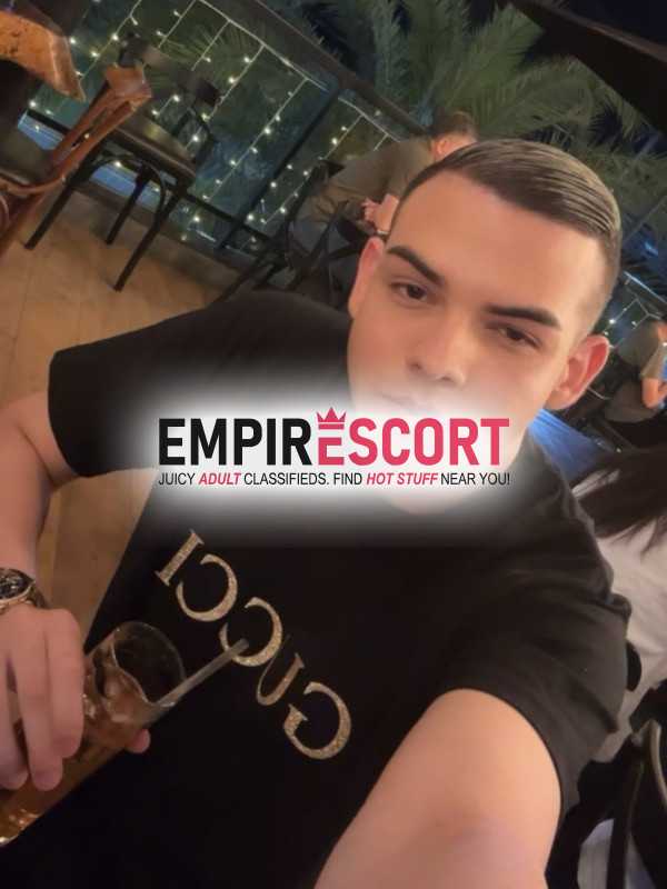 gabriel dias novinho passivo com um cuzinho rosinha que vai te deixar loco de tesão.