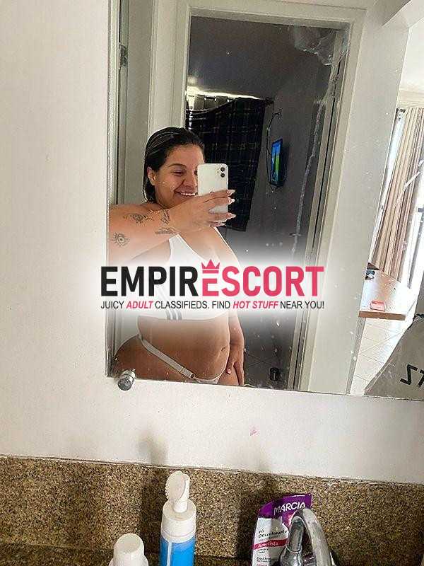 bunda grande e cintura fina