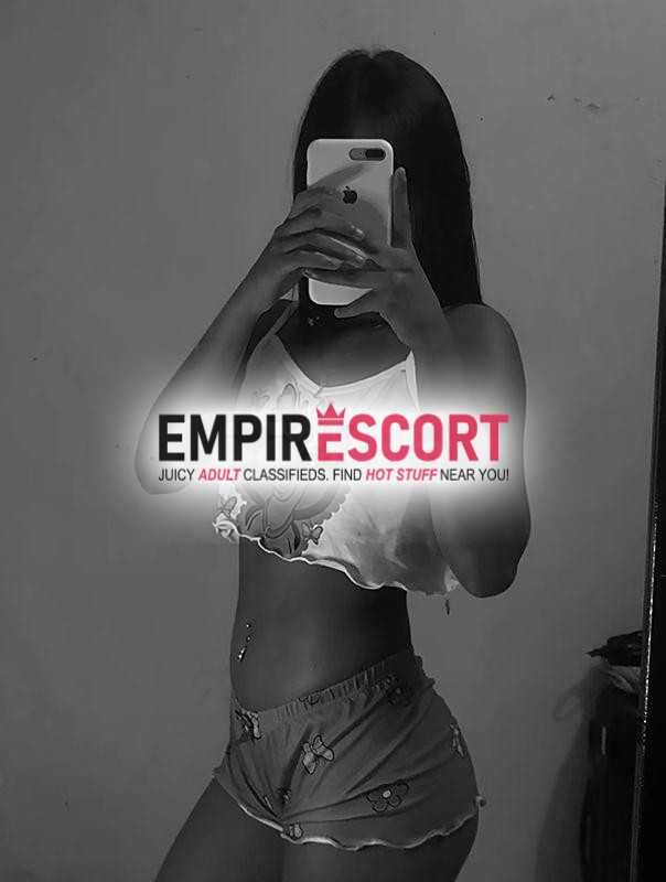 novinha gostosa com local venha me conhecer 🔥