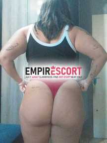 morena com belas curvas naturais tenho local