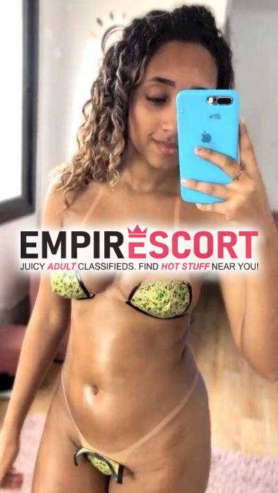 silva morena bronzeada gata com uma marquinha sexy e deliciosa.