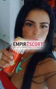 safada dos seios e bunda grande