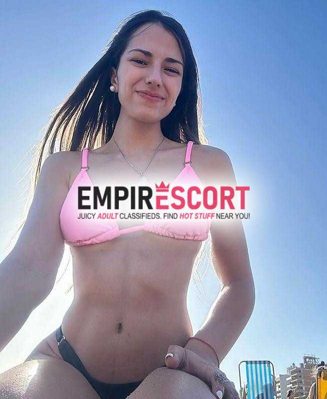 morena iluminada com corpo todo natural magrinha com bundao e peitinho pequenininho garanto deixar vc louco de tesao.