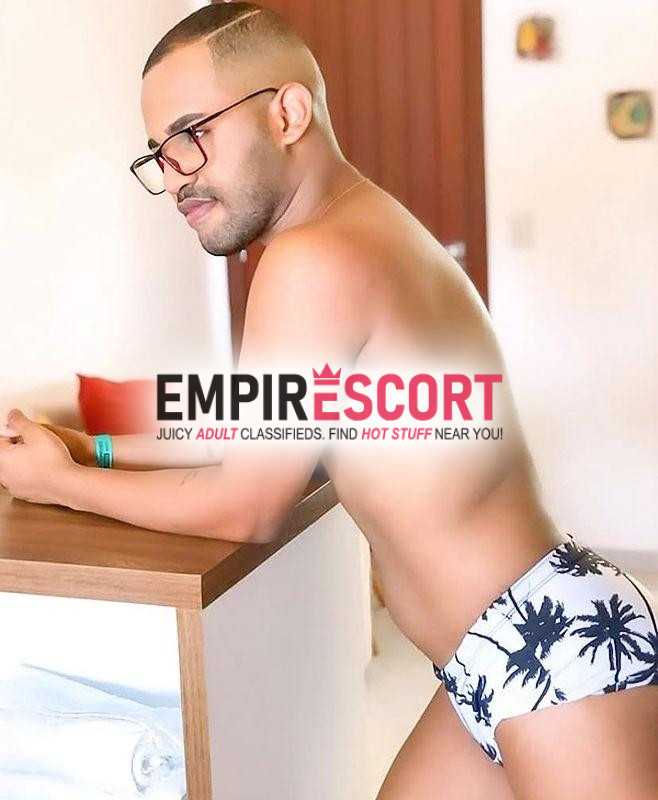 atendo casados e casais. 
sou carinhoso. curto tudo sem frescuras.
topo beijar e realizar todos desejos