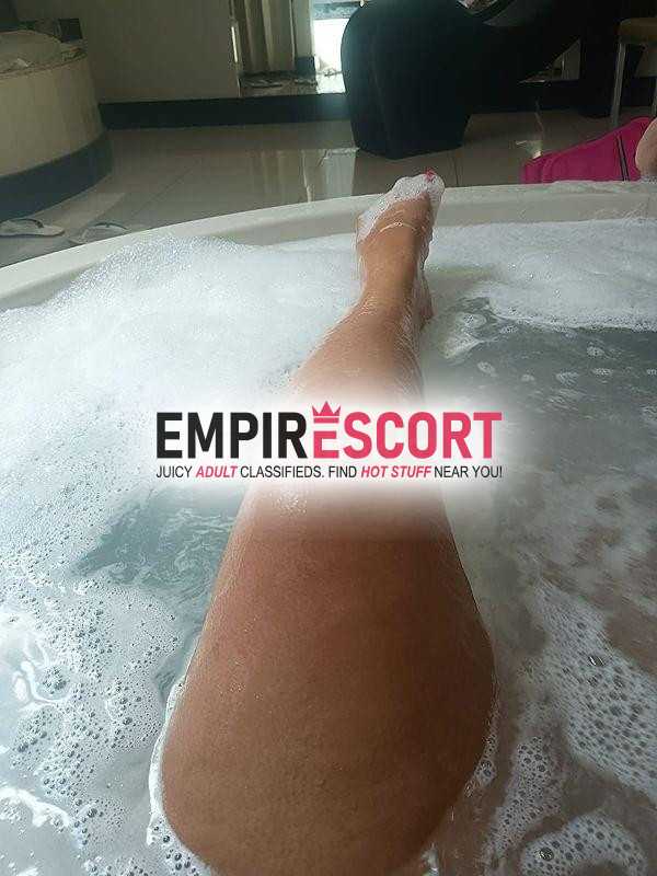 primeira vez na cidade
loirinha bronzeada bucetinha rosa
profissional do amor