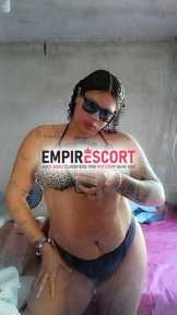 morena tatuada