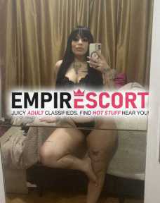 morena tatuada que ama anal